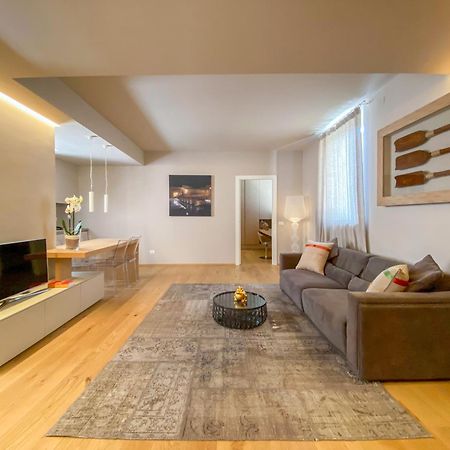 Time To Be - Luxury Apartments Centro Storico Πεσκιέρα ντελ Γκάρντα Εξωτερικό φωτογραφία