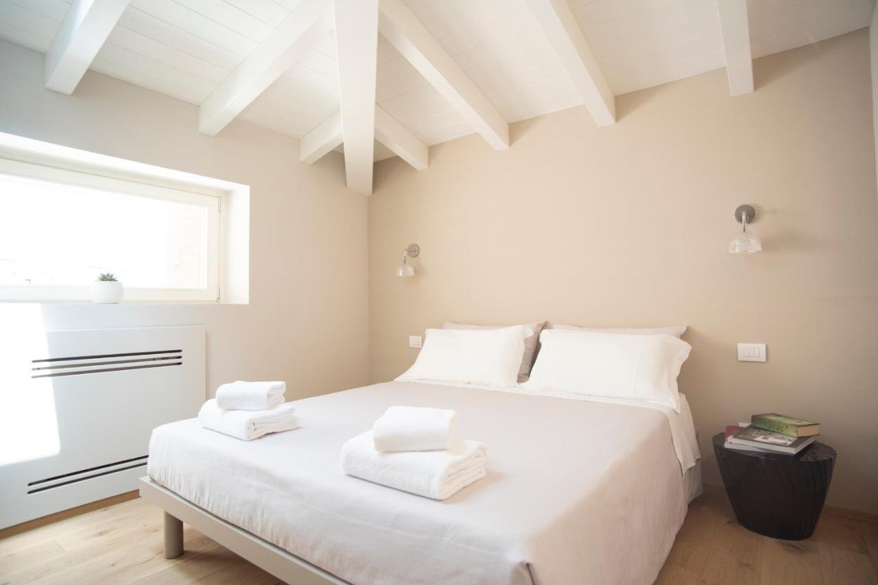 Time To Be - Luxury Apartments Centro Storico Πεσκιέρα ντελ Γκάρντα Εξωτερικό φωτογραφία