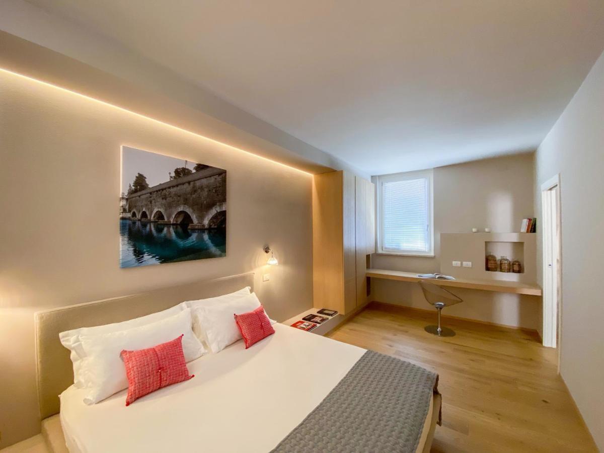 Time To Be - Luxury Apartments Centro Storico Πεσκιέρα ντελ Γκάρντα Εξωτερικό φωτογραφία