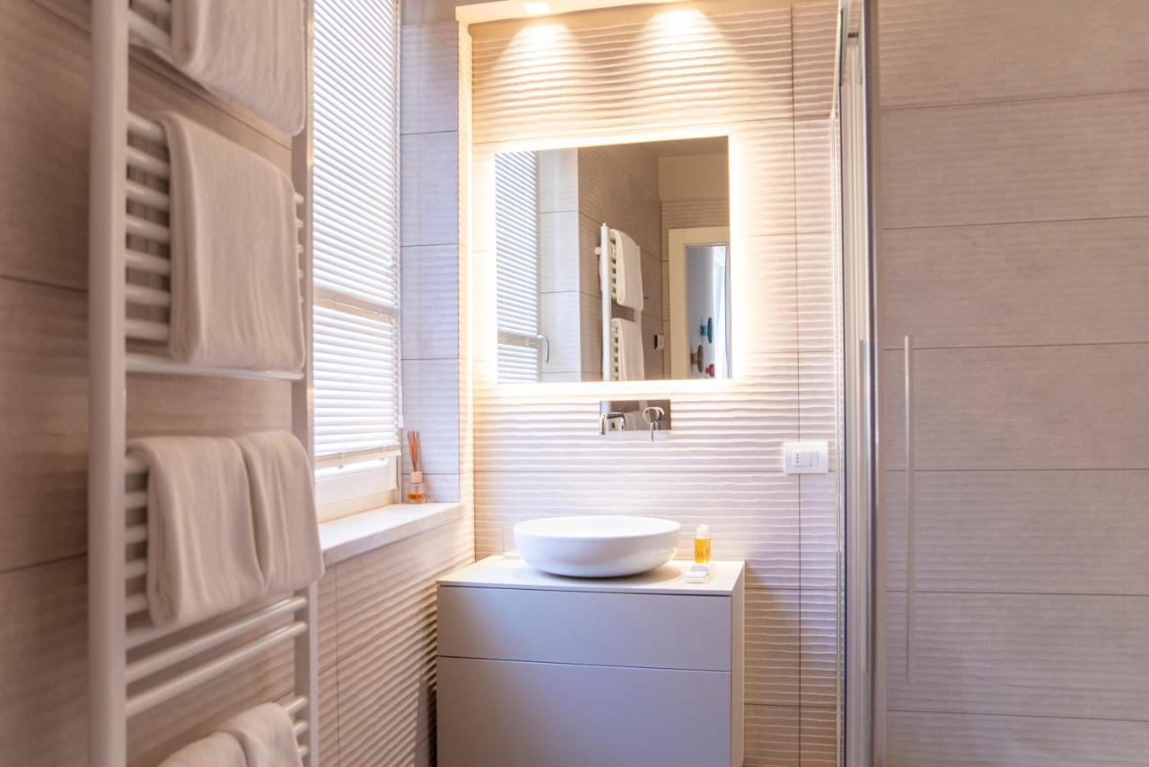 Time To Be - Luxury Apartments Centro Storico Πεσκιέρα ντελ Γκάρντα Εξωτερικό φωτογραφία