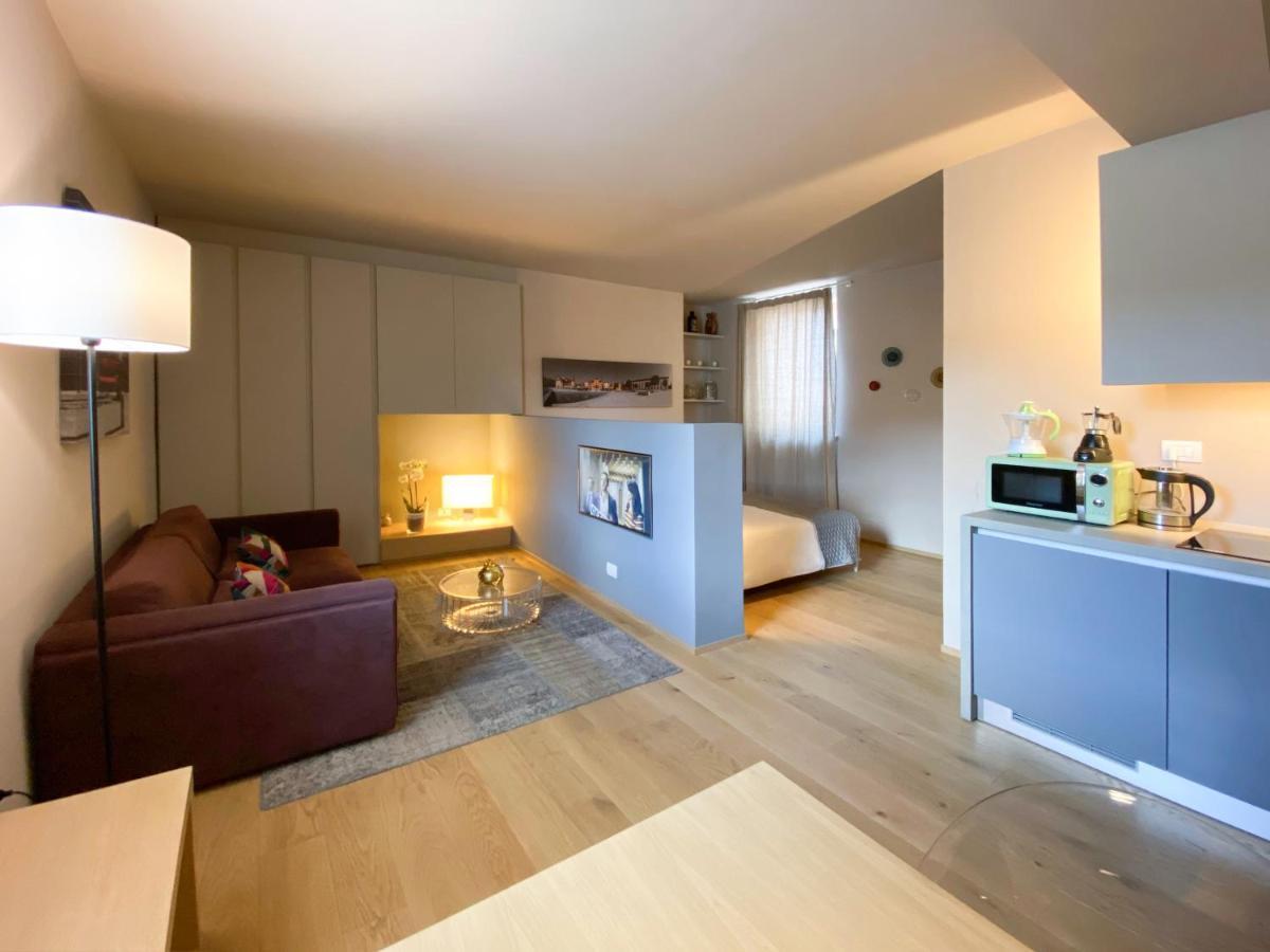 Time To Be - Luxury Apartments Centro Storico Πεσκιέρα ντελ Γκάρντα Εξωτερικό φωτογραφία