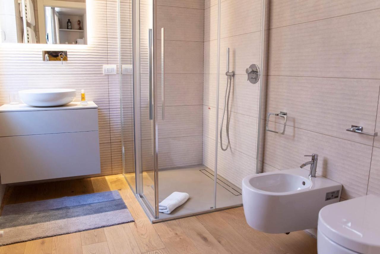 Time To Be - Luxury Apartments Centro Storico Πεσκιέρα ντελ Γκάρντα Εξωτερικό φωτογραφία