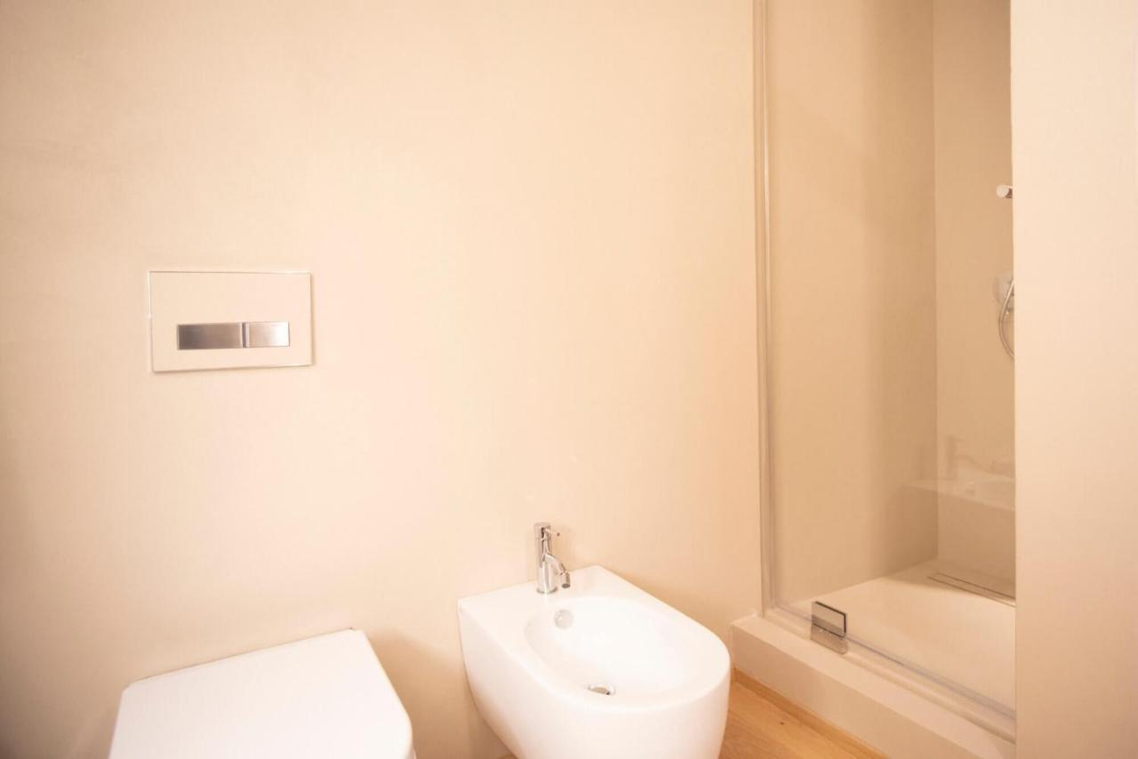 Time To Be - Luxury Apartments Centro Storico Πεσκιέρα ντελ Γκάρντα Εξωτερικό φωτογραφία