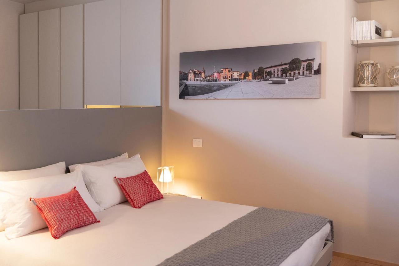 Time To Be - Luxury Apartments Centro Storico Πεσκιέρα ντελ Γκάρντα Εξωτερικό φωτογραφία
