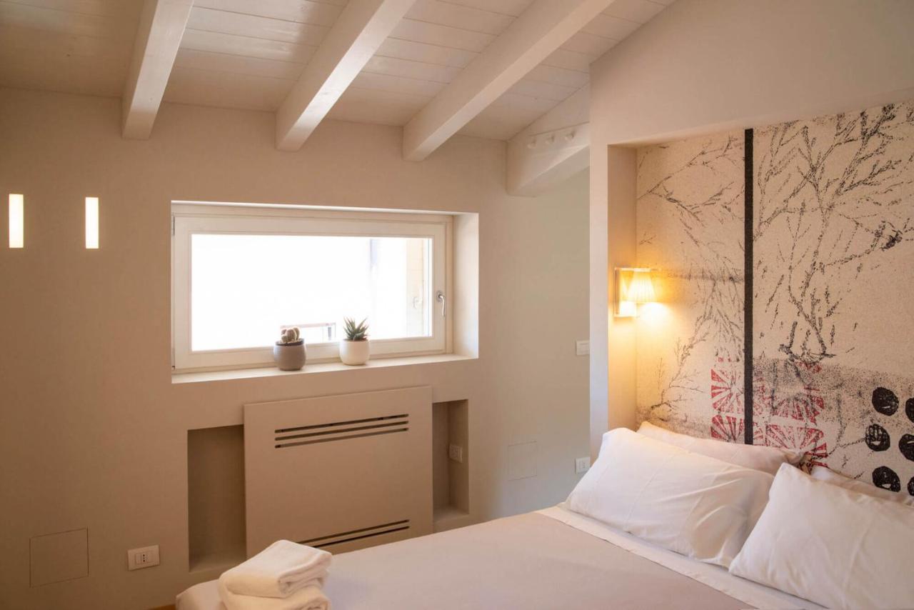 Time To Be - Luxury Apartments Centro Storico Πεσκιέρα ντελ Γκάρντα Εξωτερικό φωτογραφία